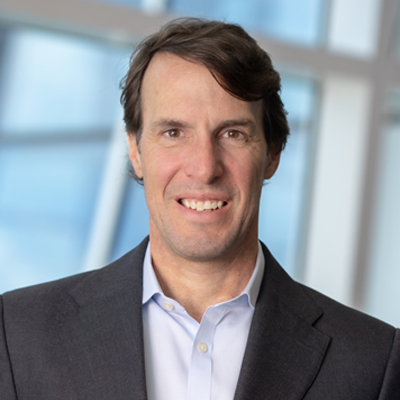 Headshot of Robert Knapp smiling at the camera.